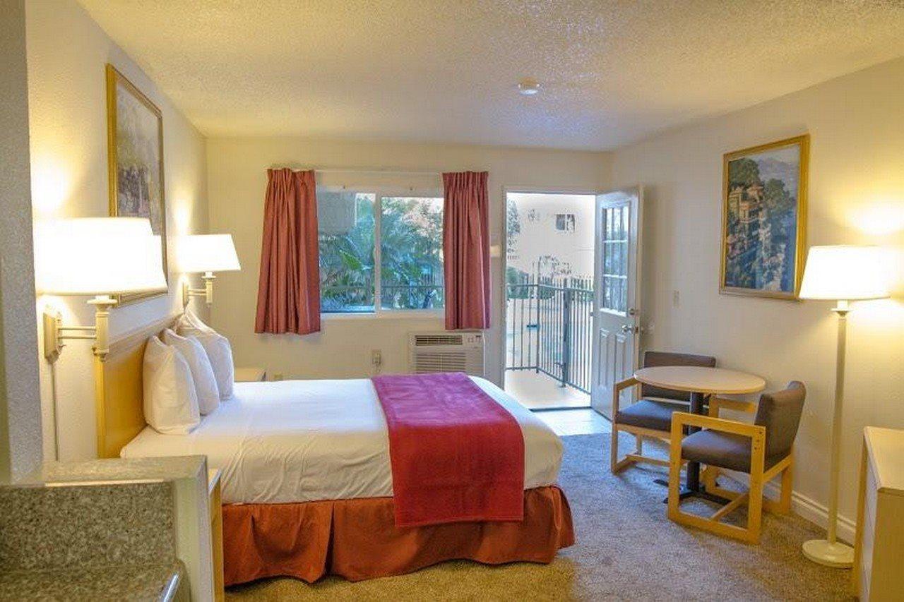 California Suites Hotel San Diego Exterior photo