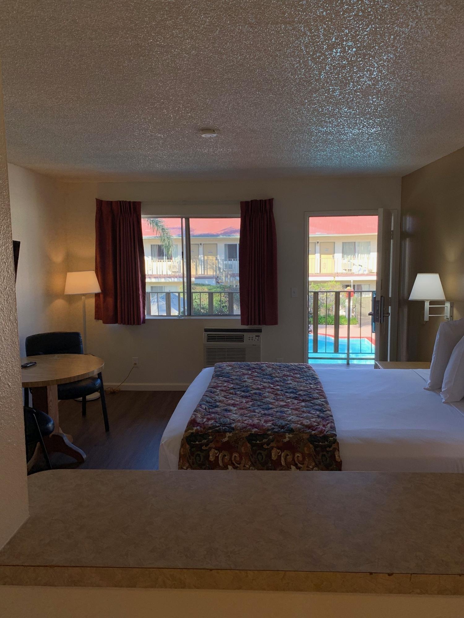 California Suites Hotel San Diego Exterior photo