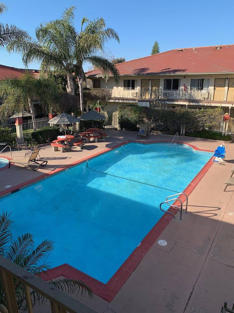 California Suites Hotel San Diego Exterior photo