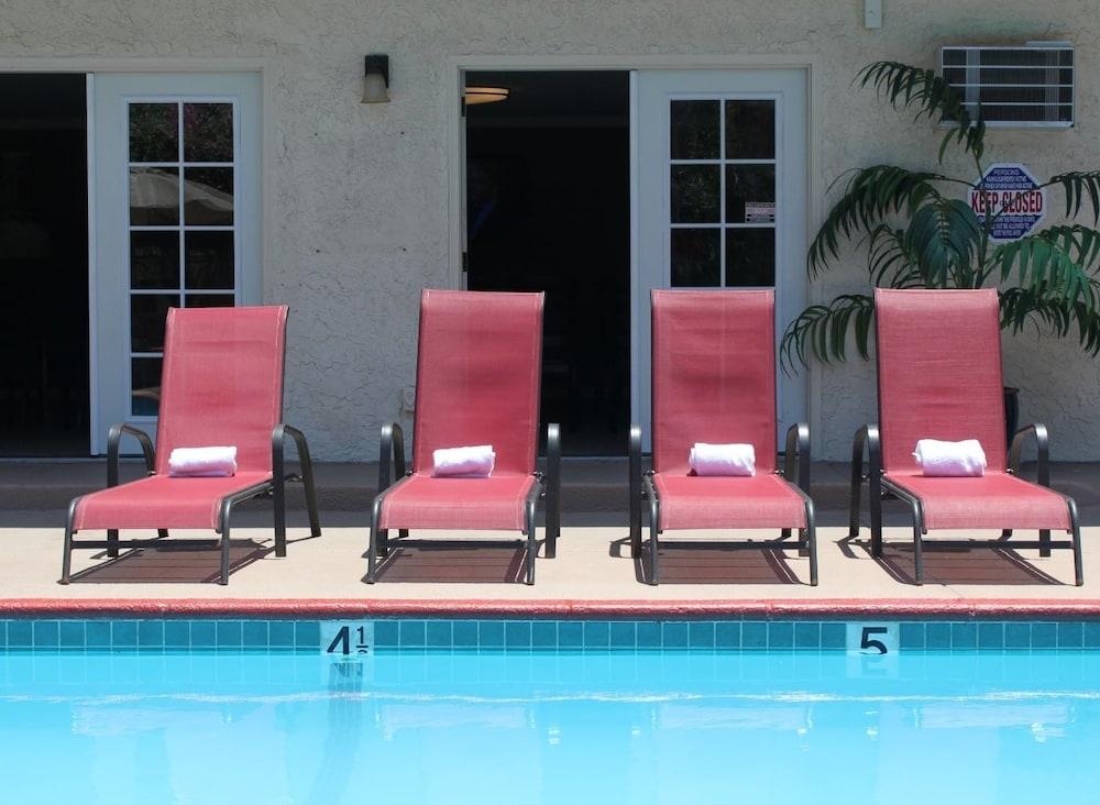 California Suites Hotel San Diego Exterior photo